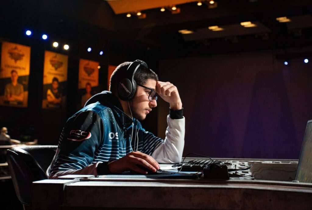 xBlyzes famous hearthstone streamer